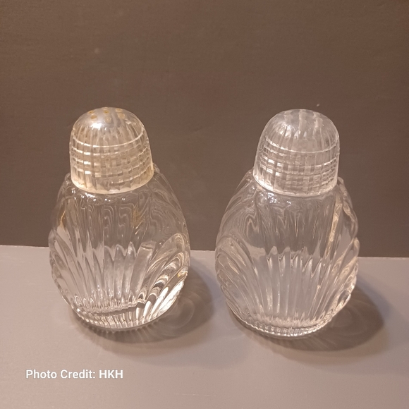Cambridge Caprice Clear (Stem 300) Salt & Pepper Shaker Set w/Plastic Lids - Picture 2 of 8